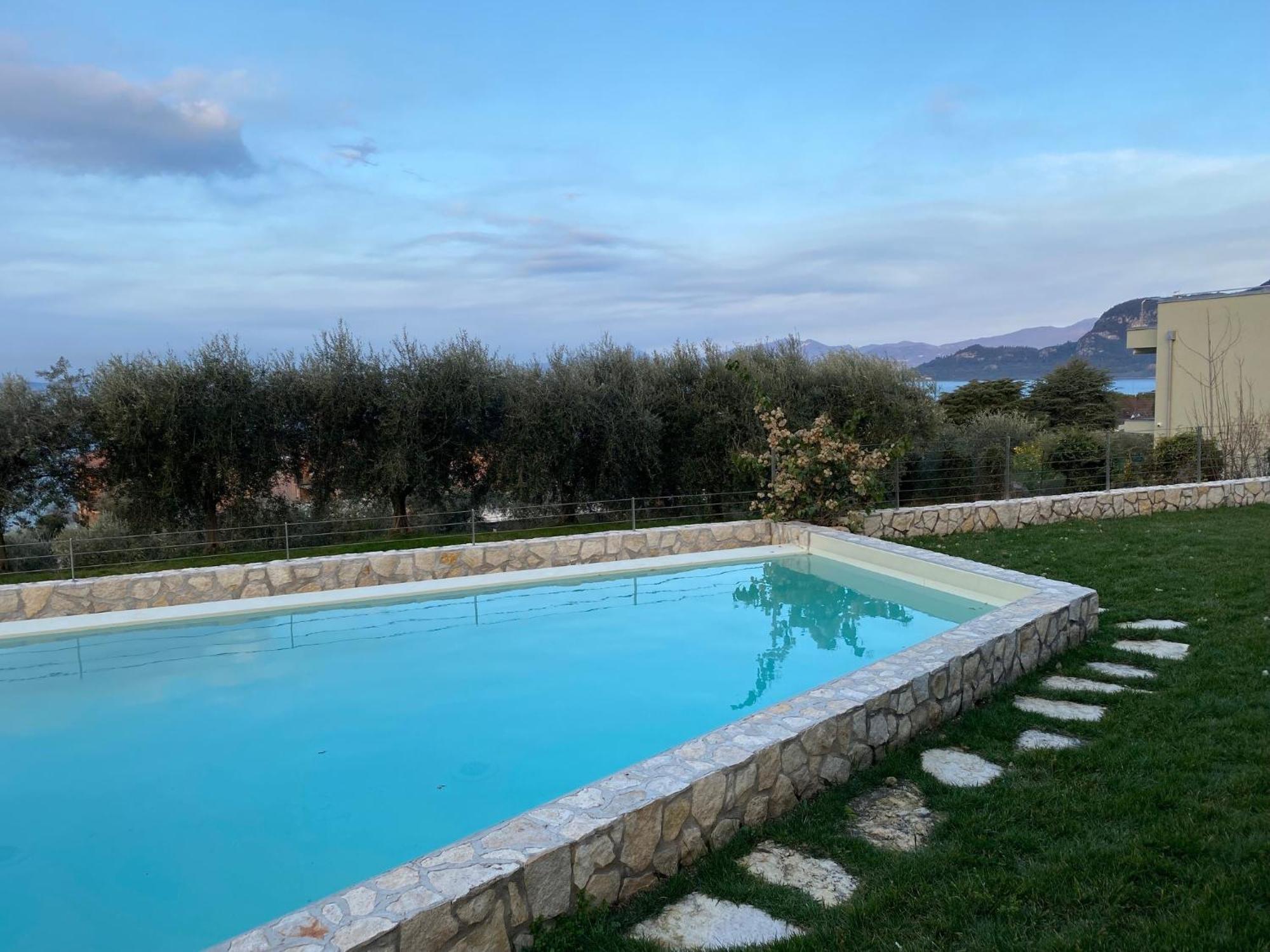 Villa Sunny Lake Suites Bardolino Dış mekan fotoğraf